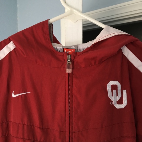 OU Nike Windbreaker size medium fitting - Picture 2 of 6